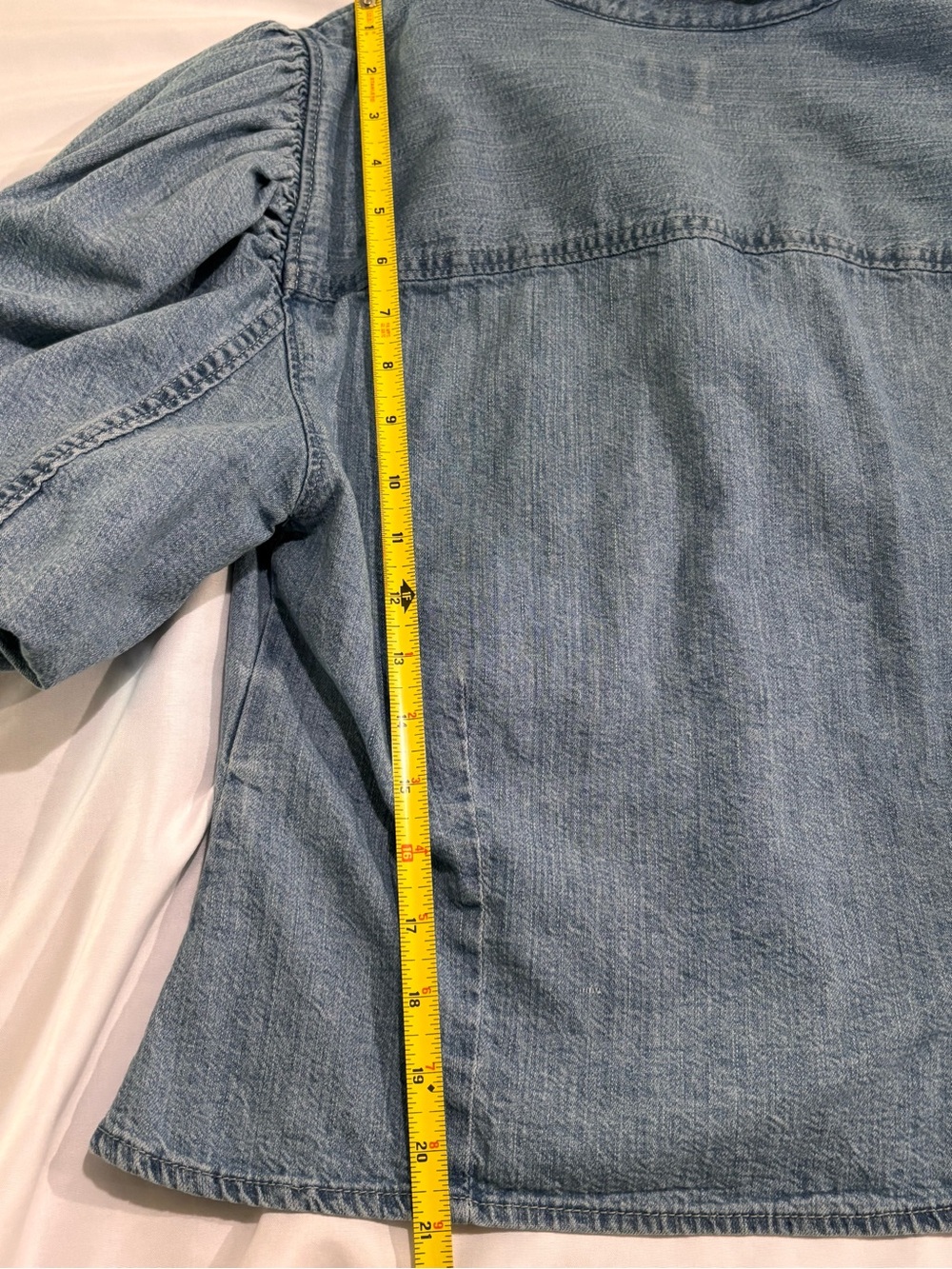 Levi’s Roxy Puff Sleeve Button Up - Picture 14 of 14